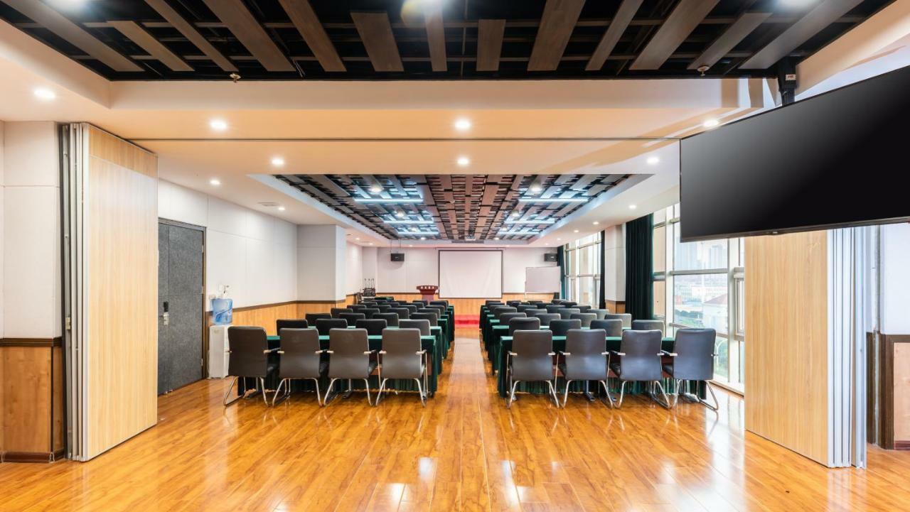 Nostalgia Hotel Near Tianjin Polar Ocean Word- Tianjin Fonte Joy World, 10 Minutes Drive Away From Tianjin Tanggu High-Speed Railway Station, Free Ice-Cream, Mineral Water, Snacks And Laundry Service, English Communication Well Exterior photo